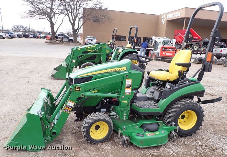 image for item DJ0062 2015 John Deere 1025R  MFWD tractor