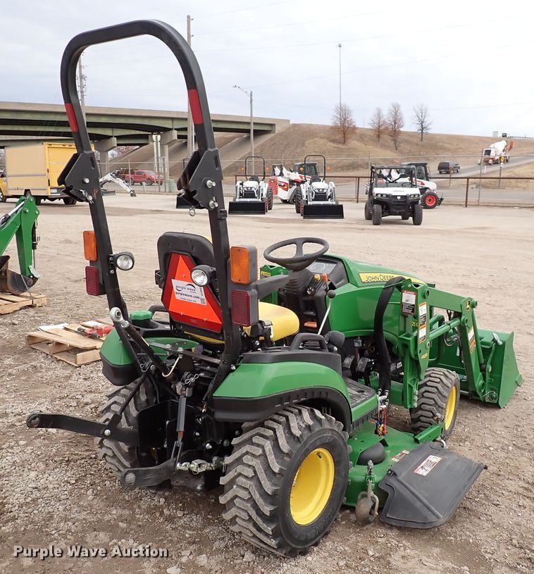 image for item DJ0062 2015 John Deere 1025R  MFWD tractor