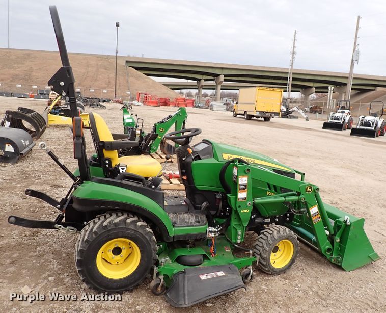 image for item DJ0062 2015 John Deere 1025R  MFWD tractor