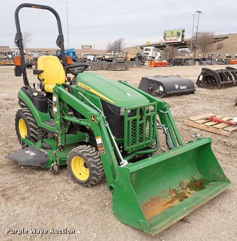 image for item DJ0062 2015 John Deere 1025R  MFWD tractor
