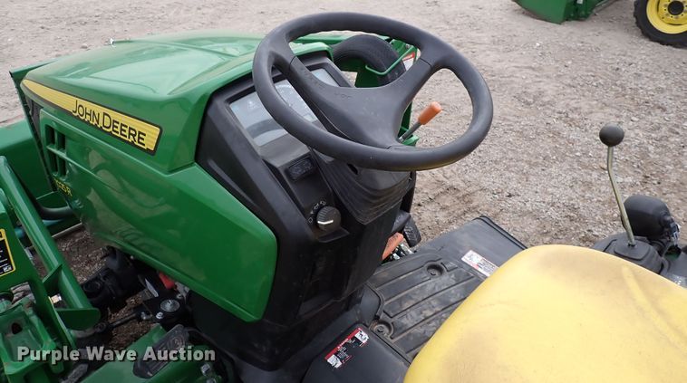image for item DJ0062 2015 John Deere 1025R  MFWD tractor