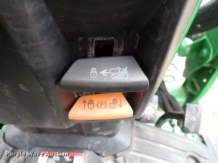 image for item DJ0062 2015 John Deere 1025R  MFWD tractor