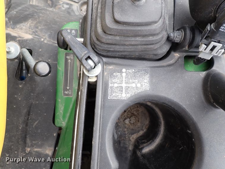 image for item DJ0062 2015 John Deere 1025R  MFWD tractor