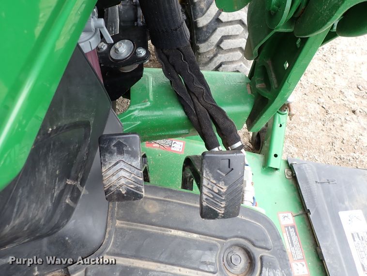 image for item DJ0062 2015 John Deere 1025R  MFWD tractor