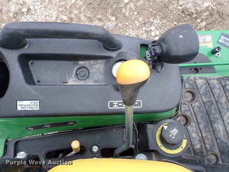 image for item DJ0062 2015 John Deere 1025R  MFWD tractor