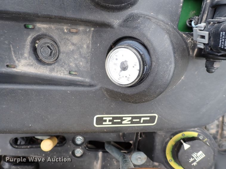 image for item DJ0062 2015 John Deere 1025R  MFWD tractor