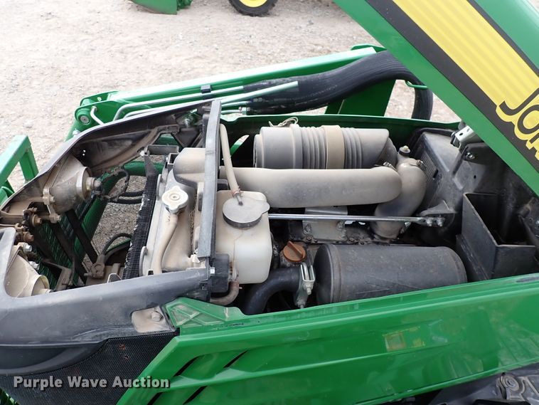 image for item DJ0062 2015 John Deere 1025R  MFWD tractor