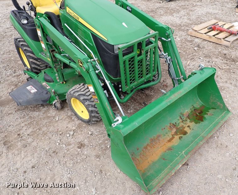 image for item DJ0062 2015 John Deere 1025R  MFWD tractor