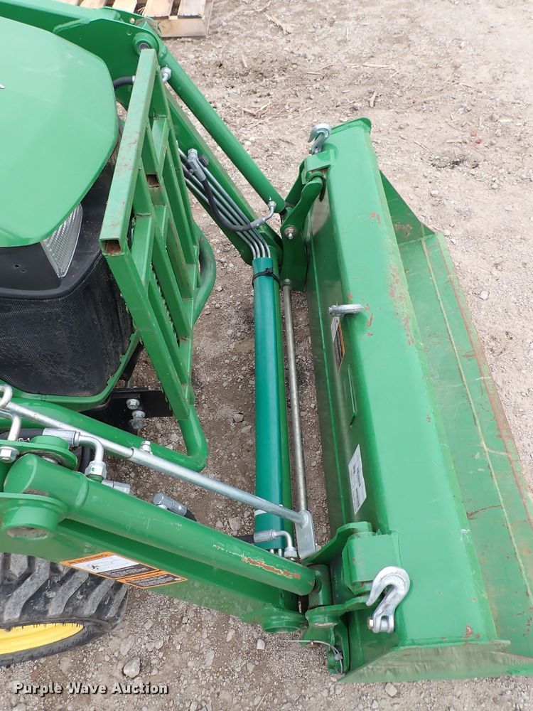 image for item DJ0062 2015 John Deere 1025R  MFWD tractor