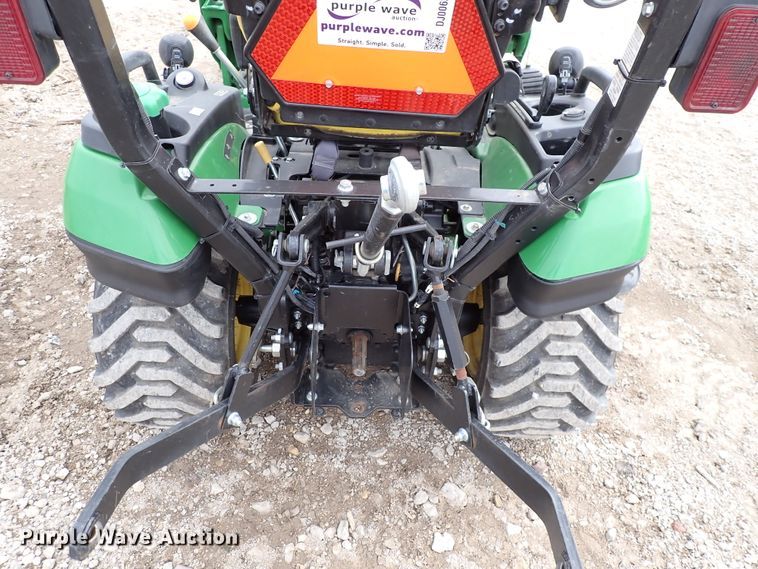 image for item DJ0062 2015 John Deere 1025R  MFWD tractor