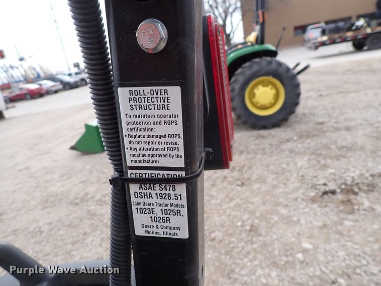 image for item DJ0062 2015 John Deere 1025R  MFWD tractor