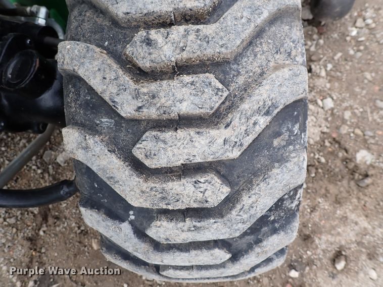 image for item DJ0062 2015 John Deere 1025R  MFWD tractor