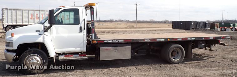 image for item DJ0089 2006 GMC C5500  rollback truck