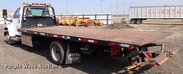 image for item DJ0089 2006 GMC C5500  rollback truck