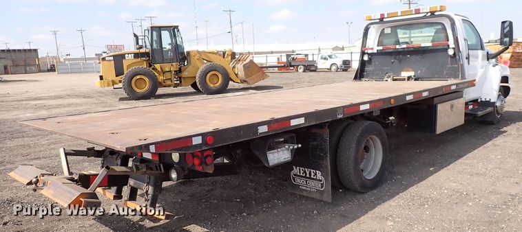 image for item DJ0089 2006 GMC C5500  rollback truck