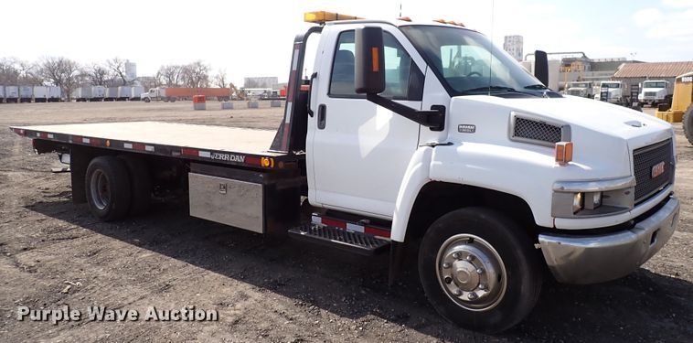 image for item DJ0089 2006 GMC C5500  rollback truck