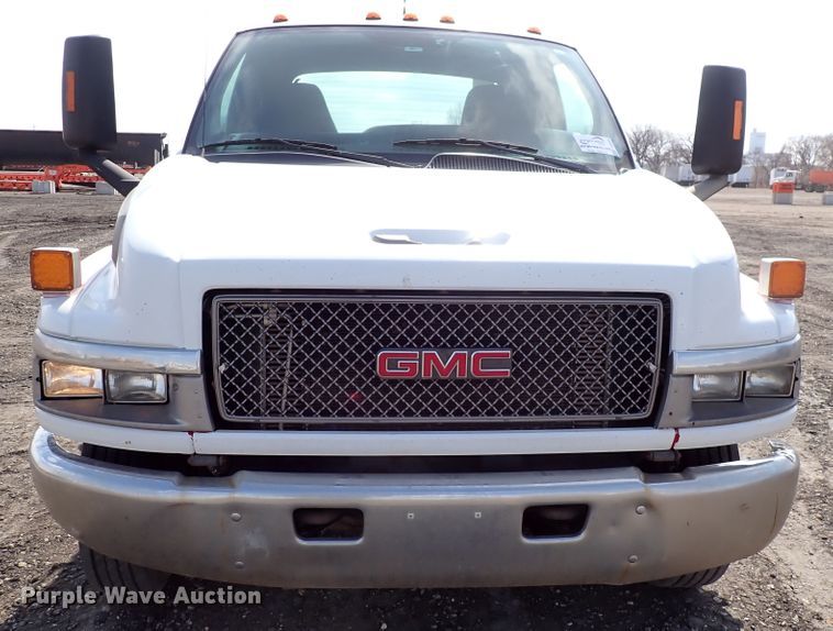 image for item DJ0089 2006 GMC C5500  rollback truck