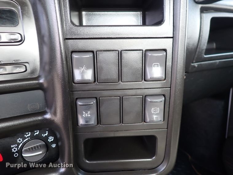 image for item DJ0089 2006 GMC C5500  rollback truck