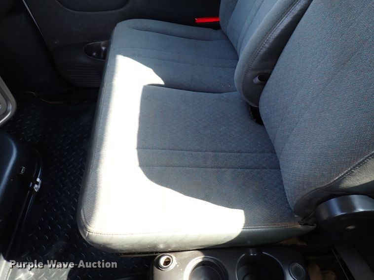 image for item DJ0089 2006 GMC C5500  rollback truck