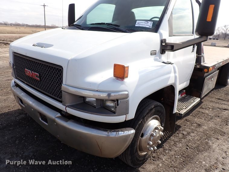 image for item DJ0089 2006 GMC C5500  rollback truck