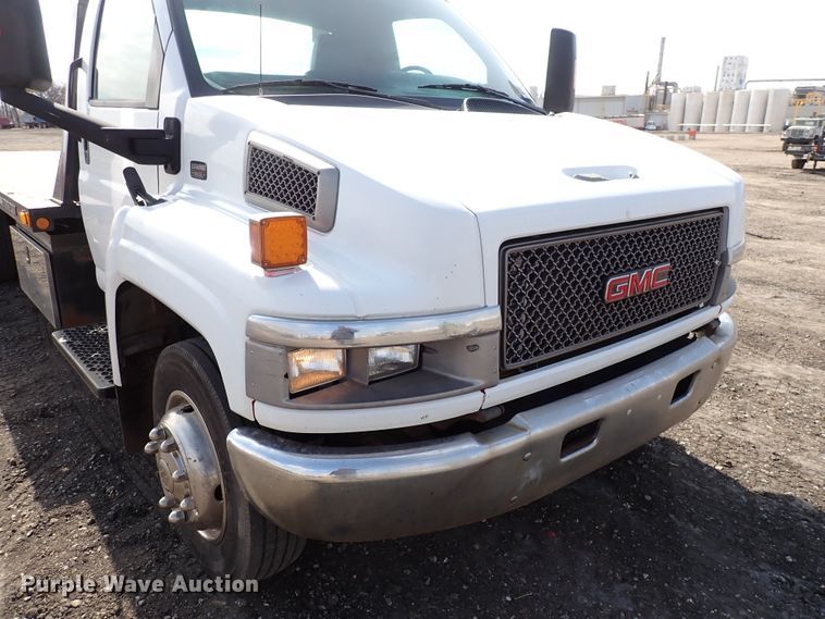 image for item DJ0089 2006 GMC C5500  rollback truck