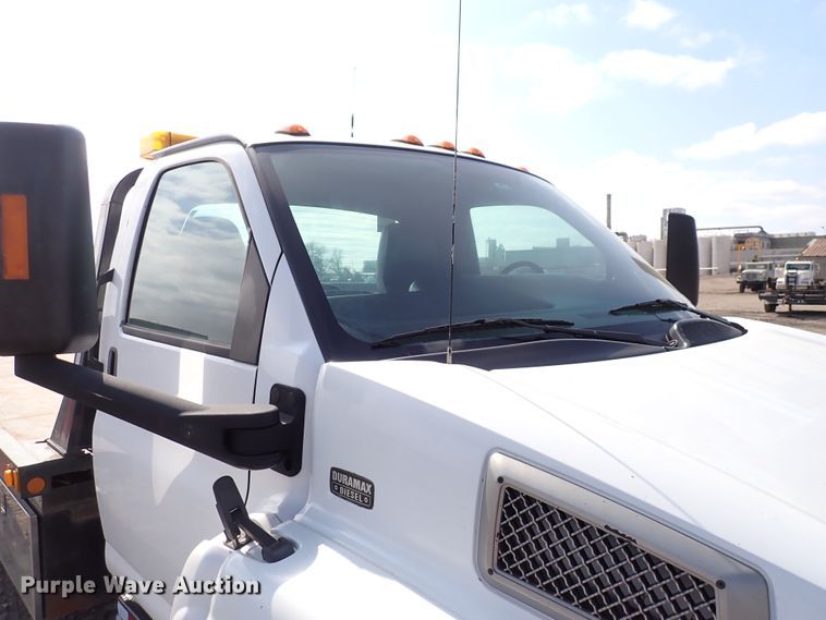 image for item DJ0089 2006 GMC C5500  rollback truck