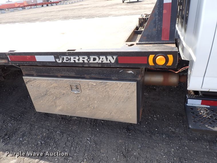 image for item DJ0089 2006 GMC C5500  rollback truck