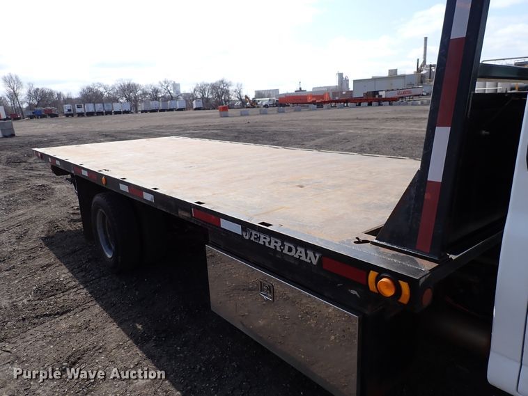 image for item DJ0089 2006 GMC C5500  rollback truck