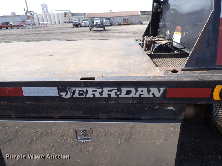 image for item DJ0089 2006 GMC C5500  rollback truck