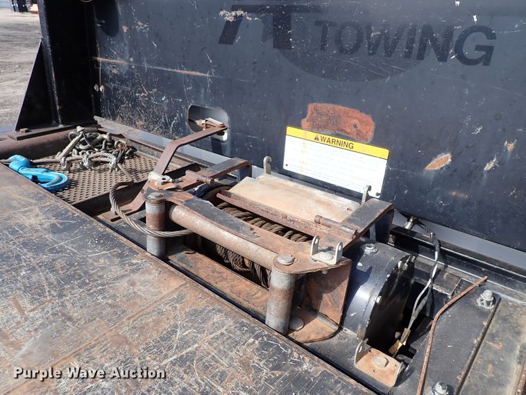 image for item DJ0089 2006 GMC C5500  rollback truck