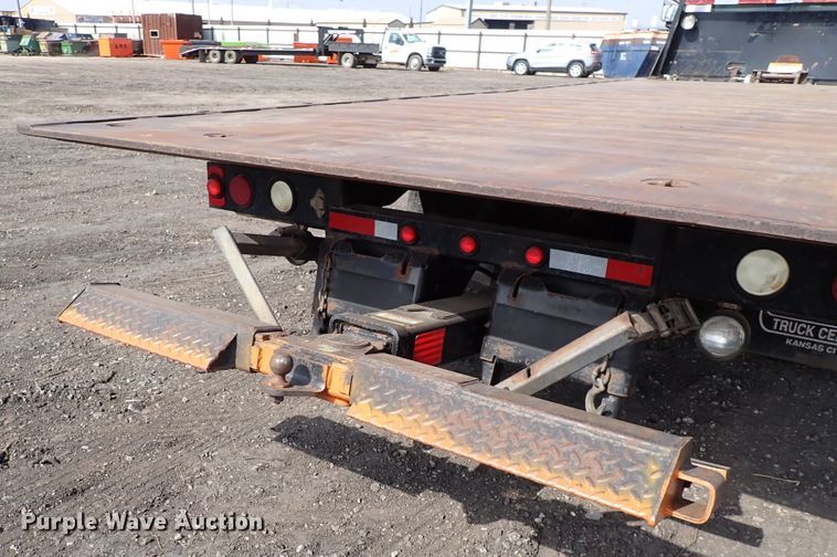 image for item DJ0089 2006 GMC C5500  rollback truck