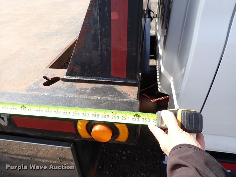 image for item DJ0089 2006 GMC C5500  rollback truck