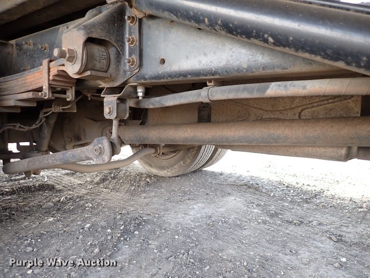 image for item DJ0089 2006 GMC C5500  rollback truck