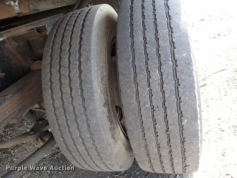 image for item DJ0089 2006 GMC C5500  rollback truck