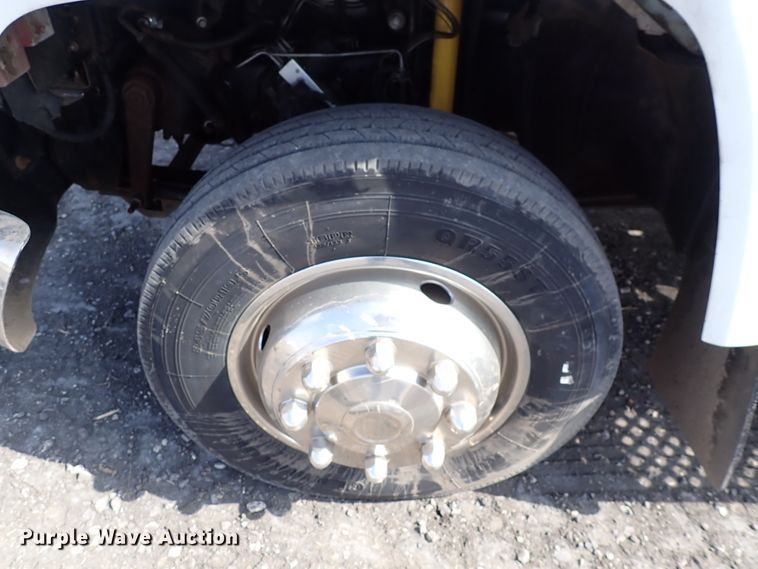 image for item DJ0089 2006 GMC C5500  rollback truck