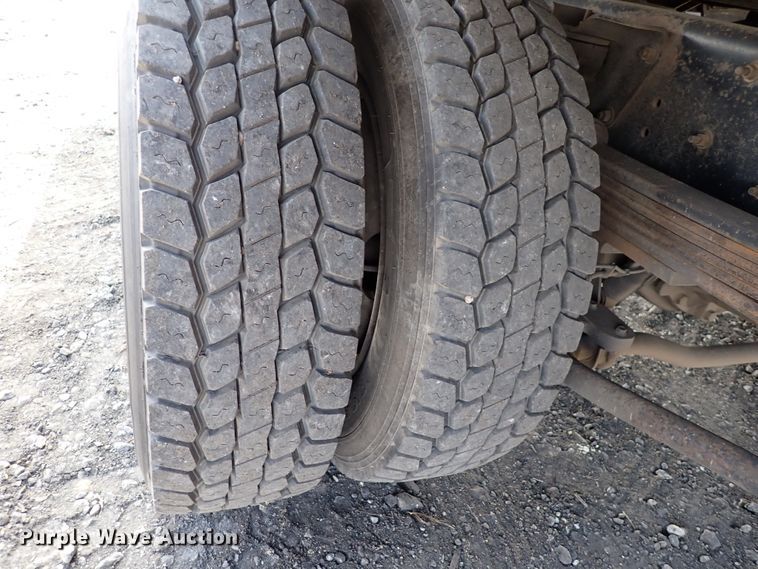 image for item DJ0089 2006 GMC C5500  rollback truck