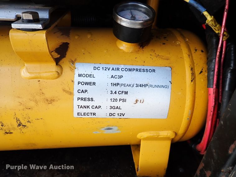 image for item DJ0089 2006 GMC C5500  rollback truck