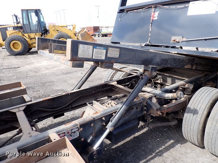 image for item DJ0089 2006 GMC C5500  rollback truck