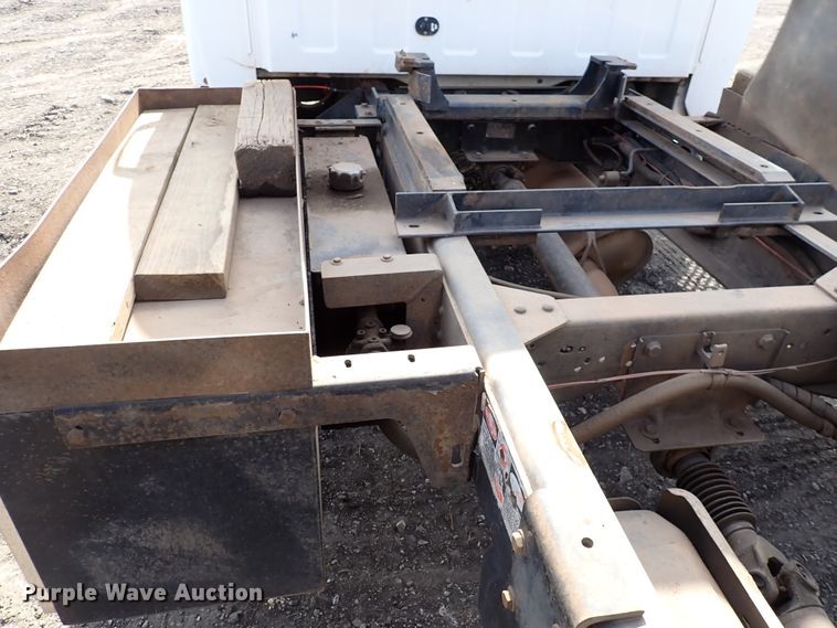 image for item DJ0089 2006 GMC C5500  rollback truck