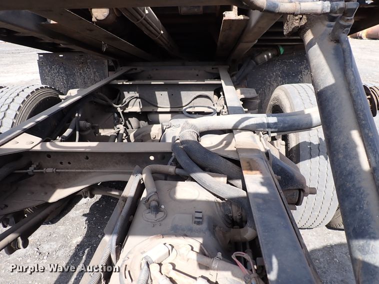 image for item DJ0089 2006 GMC C5500  rollback truck