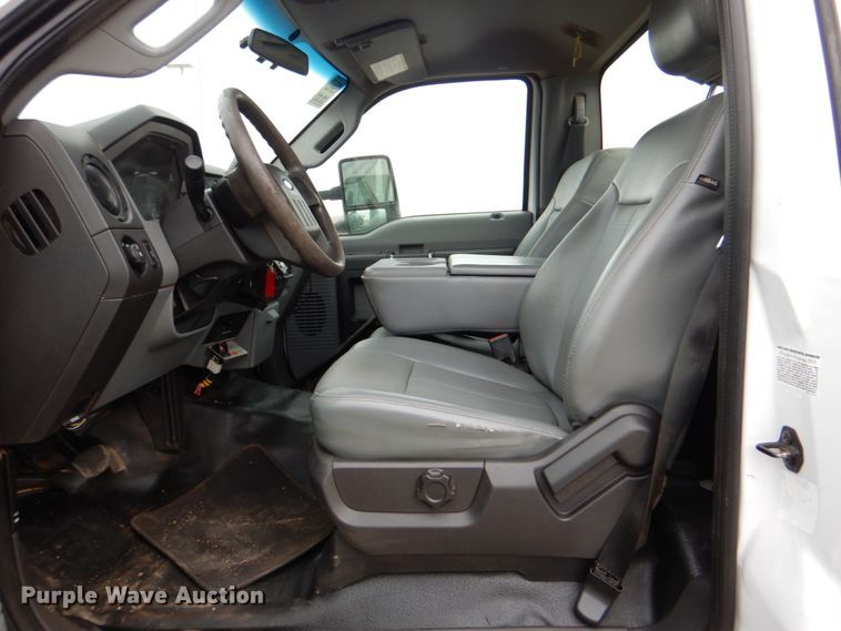 image for item DJ8700 2013 Ford F550  truck cab and chassis