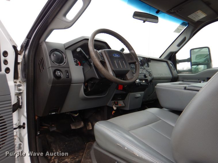 image for item DJ8700 2013 Ford F550  truck cab and chassis