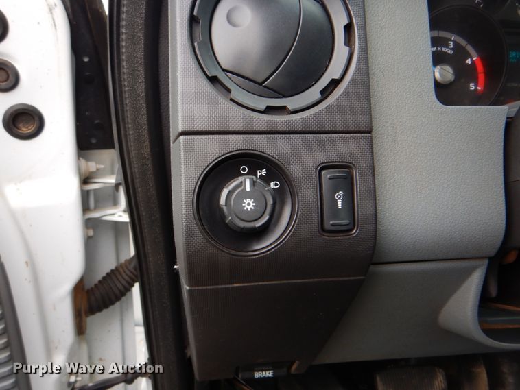 image for item DJ8700 2013 Ford F550  truck cab and chassis