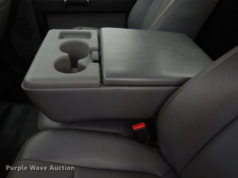 image for item DJ8700 2013 Ford F550  truck cab and chassis