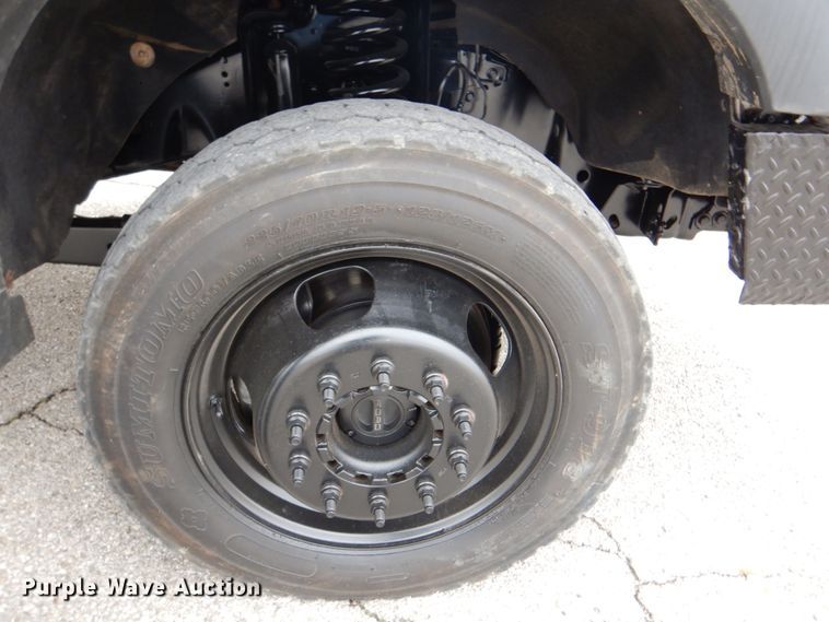 image for item DJ8700 2013 Ford F550  truck cab and chassis