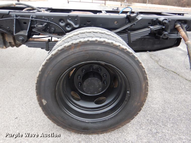 image for item DJ8700 2013 Ford F550  truck cab and chassis