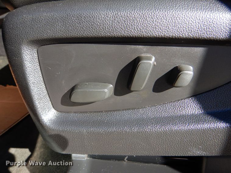 image for item DJ8705 2015 GMC Sierra 1500  Crew Cab pickup truck