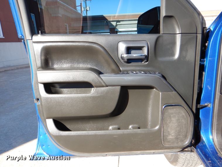 image for item DJ8705 2015 GMC Sierra 1500  Crew Cab pickup truck