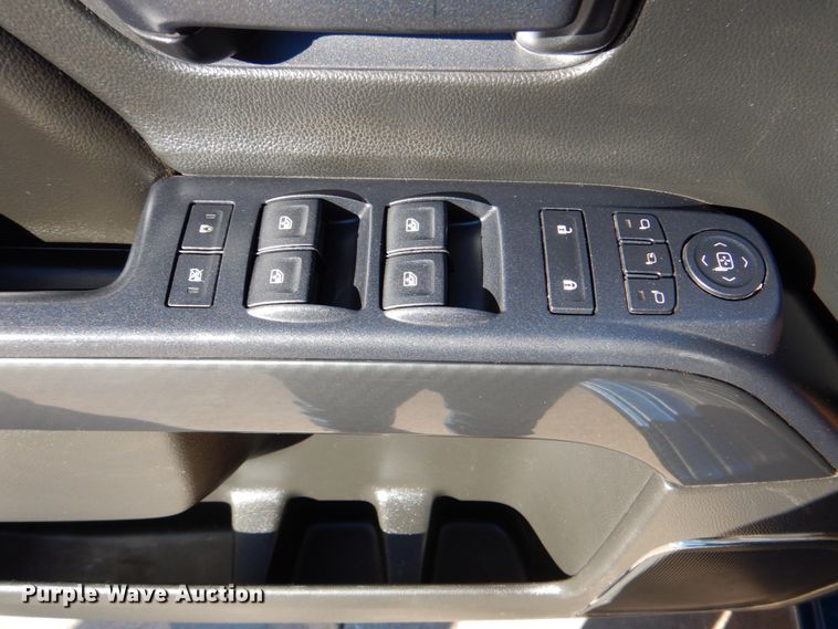 image for item DJ8705 2015 GMC Sierra 1500  Crew Cab pickup truck