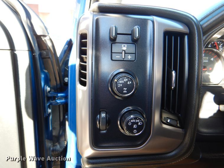 image for item DJ8705 2015 GMC Sierra 1500  Crew Cab pickup truck